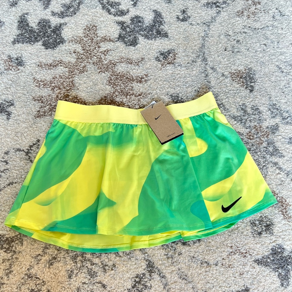 Nike Girl’s NikeCourt Dri-FIT Victory Tennis Skirt - size Large